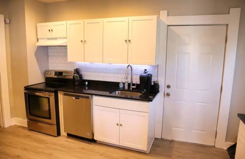 Indianapolis Cabaña | Romantic get away in a serene neighborhood @ downtown Indy