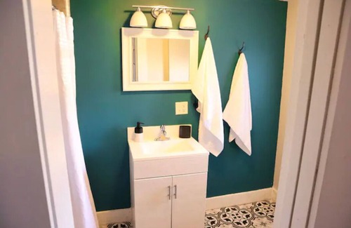Indianapolis Cabaña | Romantic get away in a serene neighborhood @ downtown Indy