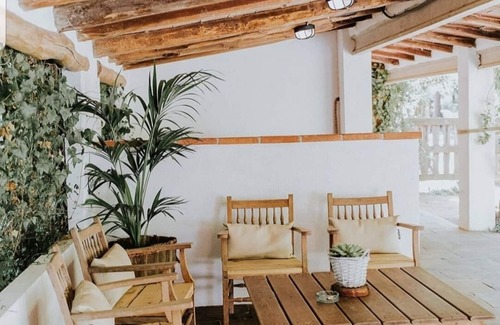 Arbucies Casa | Escape Romántico en plena naturaleza. Cena de Ensueño y desayuno incluidos.