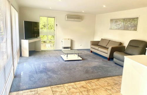 Capel Sound Casa | Romantic getaway, nestled amongst beautiful gardens. Wineries/golf courses/beach