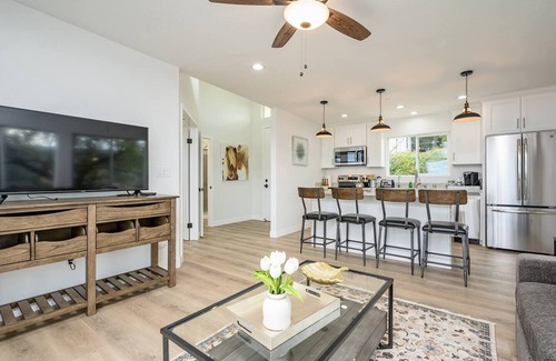 Point Loma Heights Casa | Romantic Getaway w/ Stunning Views and Close to Everything!