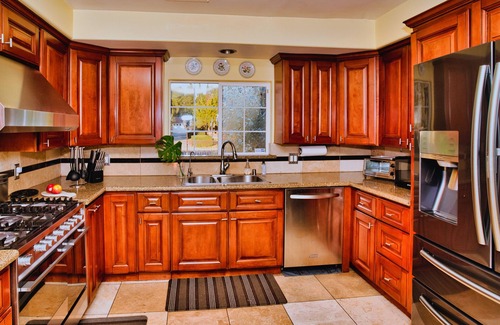 Whittier Casa | Romantic Hills View w/ hot tub