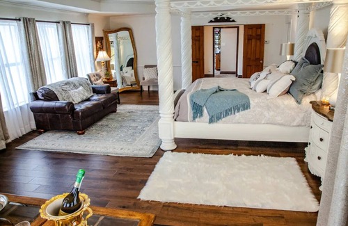 Valley View Cama Y Desayuno | Romantic Honeymoon Suite in Bed & Breakfast