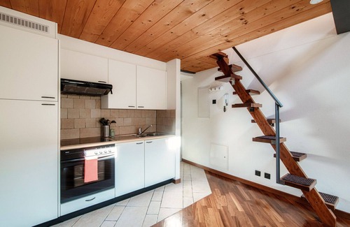 Morcote Apartamento | Romantic lakefront loft in Morcote (Vaniglia)