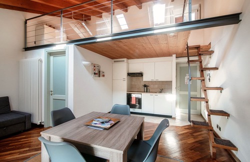 Morcote Apartamento | Romantic lakefront loft in Morcote (Vaniglia)