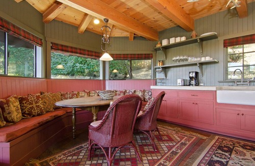 Point Reyes Station Casa | Romantic Lodge en Point Reyes / Inverness: 'Mankas-esque Retreat'