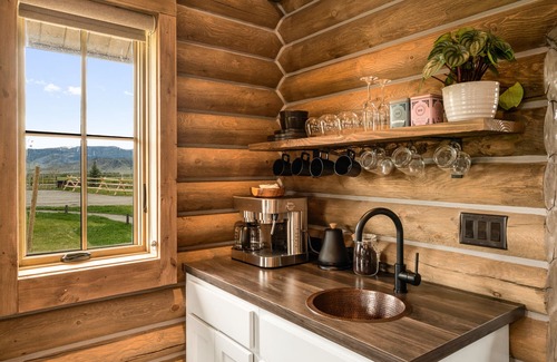 Livingston Cabina | Romantic Log Cabin in Paradise Valley, Montana