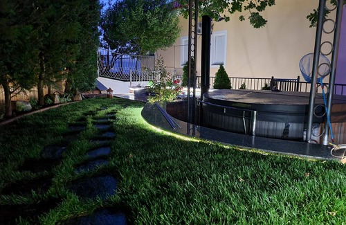 Icici Casa | ROMANTIC LU GLAMP WITH HOT TUBE