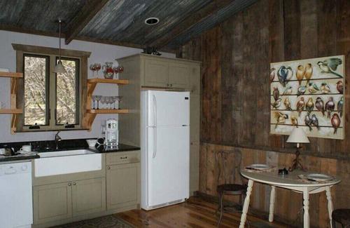 Wimberley Cabina | Romántica cabaña de lujo! Lo tiene todo Bañera de hidromasaje, chimenea, magníficas vistas !!!