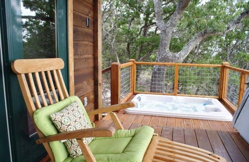Wimberley Cabina | Romántica cabaña de lujo! Lo tiene todo Bañera de hidromasaje, chimenea, magníficas vistas !!!