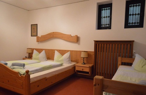 Strotzbusch Villa | Romántica mansión en Strotzbüsch junto al bosque