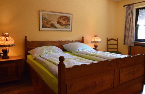 Strotzbusch Villa | Romántica mansión en Strotzbüsch junto al bosque