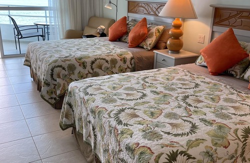 Playa Coronado Condominio | Suite Romántica frente al mar en el Solarium en la Bahía de Coronado