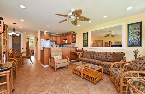 Napili Condominio | ¡Romántico! Condominio con aire acondicionado frente al mar # 114, planta baja Honokeana Cove.