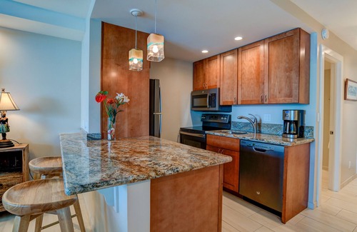 Historic Lahaina Front Street Apartamento | Condominio frente al mar en Lahaina Shores con vistas al mar barrido