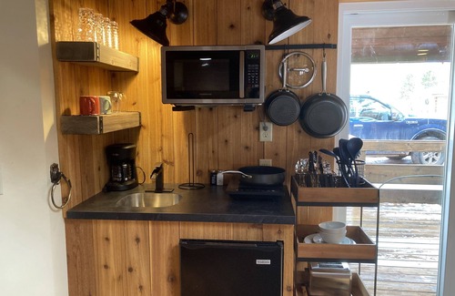 Hermosa Apartamento | Romantic, Peaceful Getaway; Within 10 Mi of Mt. Rushmore & Custer State Park