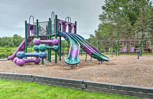 Pocono Lake Casa | Romantic Pocono house - stream, lake, beach, pool, firepit