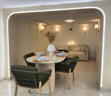Tremblay-en-France Apartamento | Romantic Private Spa Suite - Casacocoonspa - Love room
