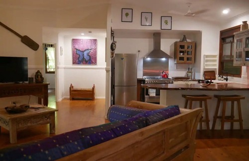 Cow Bay Casa | Romantic rainforest retreat with magical waterfall