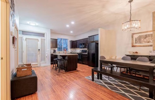 Redmond Casa | Romantic Resort Home Private Jacuzzi + Plush Robes