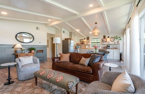 Canyon Lake Cabina | Romantic Retreat at Canyon Lake!