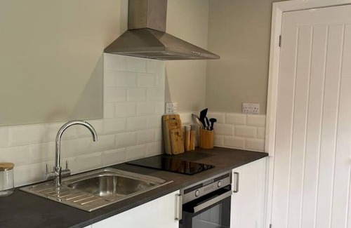 Legbourne Cabina | Romantic Riverside En-suite Cabin with Private Hot Tub
