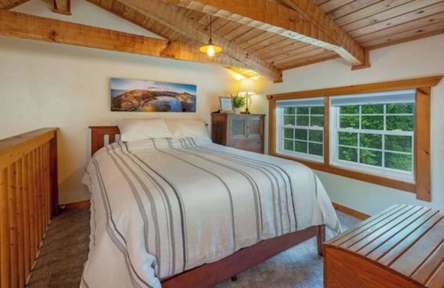 Del Rio Casa | Romantic Riverside Retreat