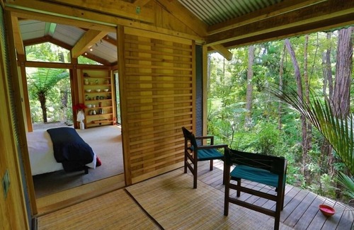 Titirangi Chalet De Esquí | Romántico Santuario en el Bush