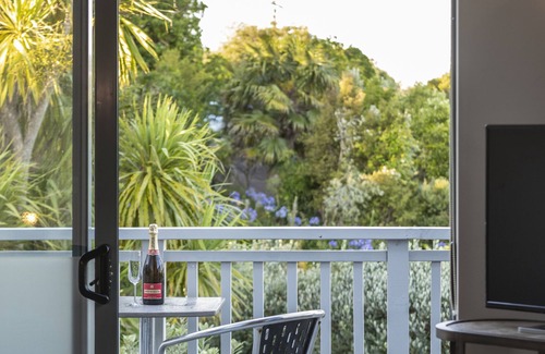 Oneroa Apartamento | Romantic, Self-contained With Beautiful sea Views, Centrally Located