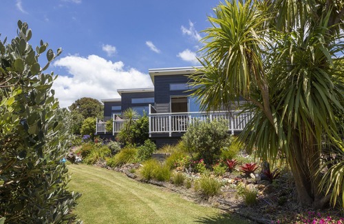 Oneroa Apartamento | Romantic, Self-contained With Beautiful sea Views, Centrally Located