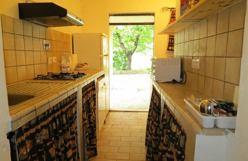 Arrone Casa | Casa sola romántica en el país con jardín y un completo equipamiento