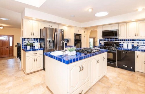 Castro Valley Casa | Romantic Spanish 7 BR Villa with Hot Tub, sleeps 17