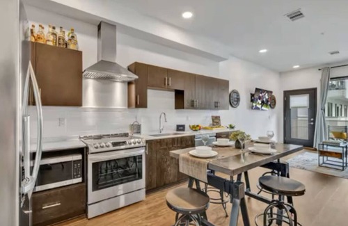 Eighth Avenue Apartamento | Romantic Stay W/ Pool! Near Downtown/Nissan/Ryman