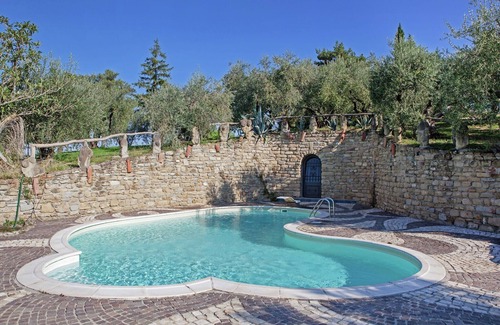 Modigliana Apartamento | Estancia romántica con piscina