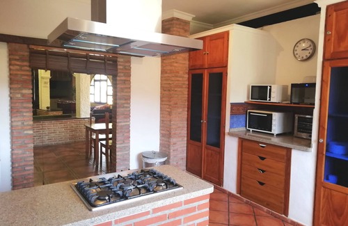 Felix Apartamento | ROMÁNTICO APARTAMENTO CON JACUZZI GIGANTE EN PRECIOSA VILLA RURAL