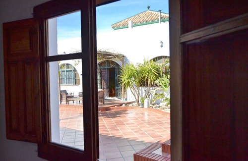 Felix Apartamento | ROMÁNTICO APARTAMENTO CON JACUZZI GIGANTE EN PRECIOSA VILLA RURAL