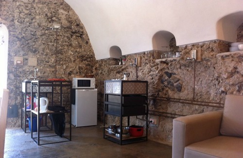Erchie Casa | Romántica suite de encanto con terraza con vistas al mar de Amalfi y aparcamiento privado.