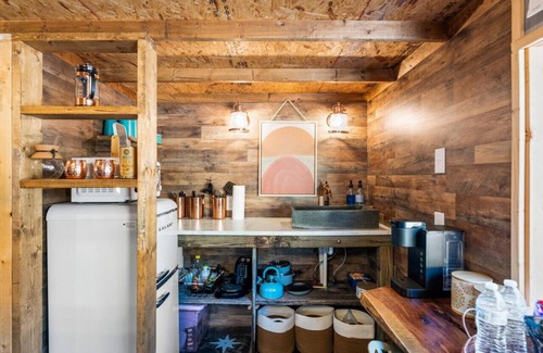 Newport Casa | Romantic Tiny House w Sauna, Outdoor Tub in Goat Farm