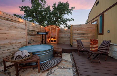 Wimberley Casa | Romantic Tiny Luxury Retreat w/ pool & sauna