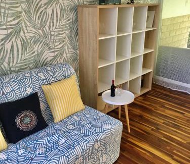 Svabhegy Apartamento | Romantic two bedroom apartments close to Normafa with private parking
