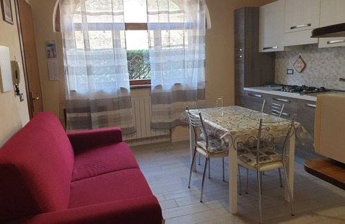 Sant'Andrea Apartamento | Romántico apartamento de dos habitaciones con vistas al campo de Siena