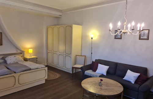 Kornburg - Worzeldorf Otro | Romantic vacation apartment in a historic castle for 2-3 people