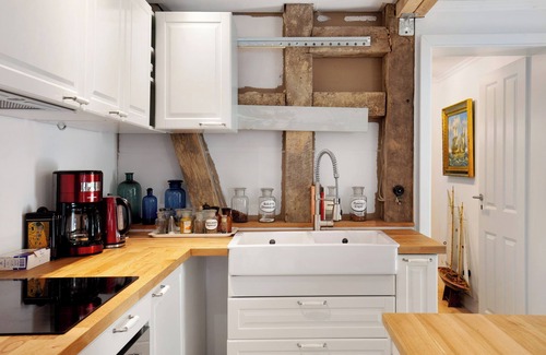 Niederauroff Apartamento | Romántico apartamento de vacaciones 'Fachwerkhof' con terraza privada, jardín y Wi-Fi