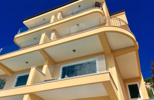 Medveja Apartamento | Super apartamento con piscina, vista al mar, chimenea y wifi en Medveja, Croacia