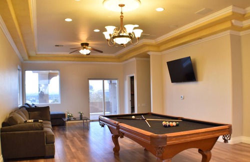 Sunrise Manor Villa | Romantic Vegas Villa 7 Beds & 7Baths