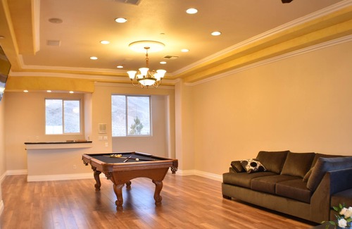 Sunrise Manor Villa | Romantic Vegas Villa 7 Beds & 7Baths