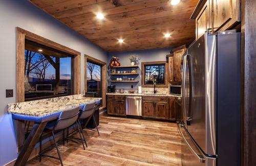 Gatlinburg - Pigeon Forge Chalet De Esquí | Romantic / Views / New Build / Indoor Heated Saltwater Pool