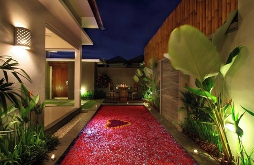 Kerobokan Villa | Romantic Villa Seminyak with private pool-15 minutes from the beach