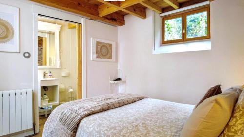 Le Monestier Casa | Romantic Village School with Sunny Garden
