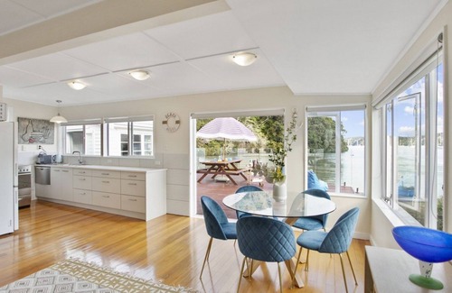 Russell Cabaña | Romantic Waterfront - Russell - Fantastic Location